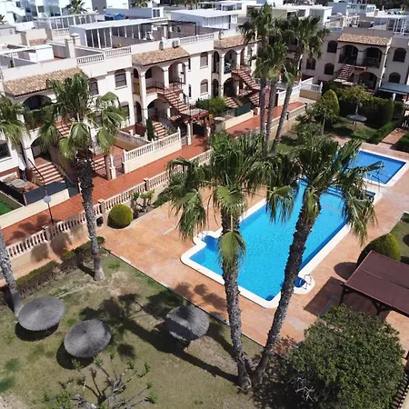 Casa Amigos With Private Garden And Poolview Apartment