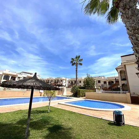 Apartment Casa Amigos With Private Garden And Poolview Torrevieja
